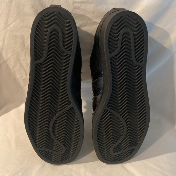 ADIDAS Superstar Shell Toe All Black Men Sneakers with Patent stripes - Picture 4 of 5